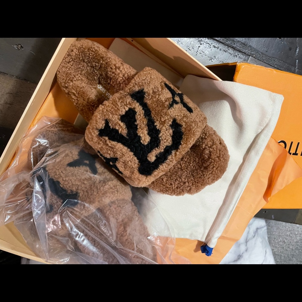 Louise Vuitton slippers/slides **Price reflects authenticity**